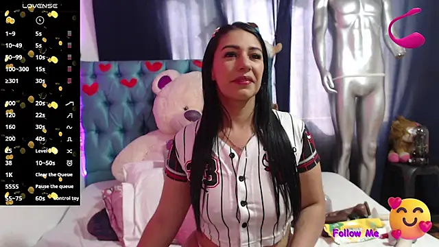 Snapshot of Cristal_cherry chatting on 10-06-25, 01:45 Cristal cherry online show from 10-06-25, 01:45