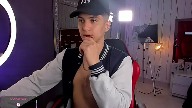 Snapshot of Brat_ chatting on 03-04-26, 07:54 Brat online show from 03-04-26, 07:54