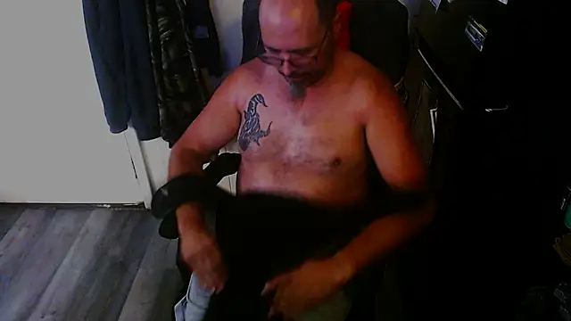 KrazyLegz online show from 11-09-25, 06:23