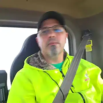 KrazyLegz online show from 10-25-25, 01:56