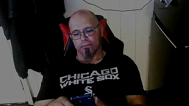 KrazyLegz online show from 10-08-25, 03:46