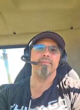 KrazyLegz online show from 10-12-25, 07:48