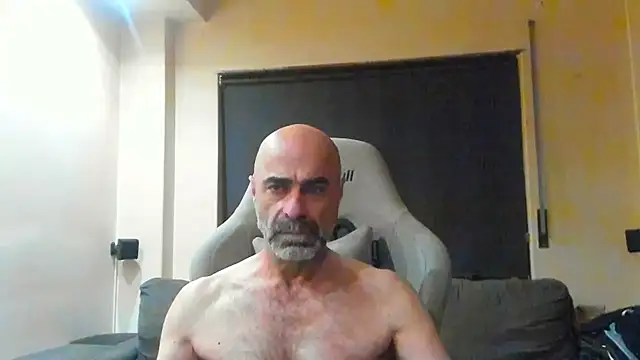 Snapshot of Bicopflirt chatting on 05-09-26, 09:07 Bicopflirt online show from 05-09-26, 09:07
