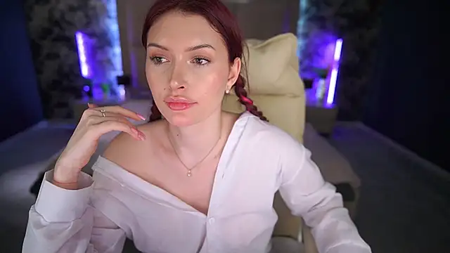 Snapshot of MilaSecrett chatting on 03-15-25, 01:29 MilaSecrett online show from 03-15-25, 01:29