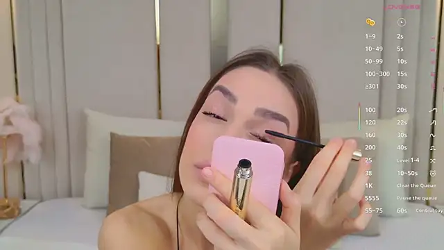 BellaHalles online show from 02-22-26, 05:43