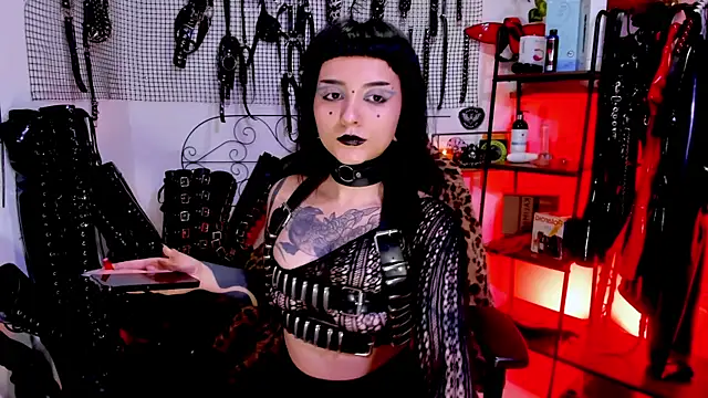 Snapshot of Agatha_BDSM chatting on 10-01-25, 08:24 Agatha BDSM online show from 10-01-25, 08:24