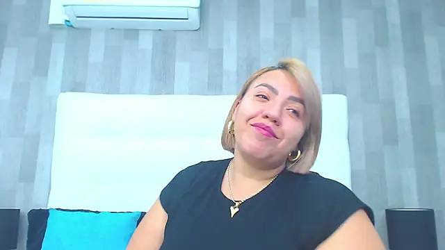 Snapshot of LeahMillerr chatting on 09-29-25, 12:55 LeahMillerr online show from 09-29-25, 12:55