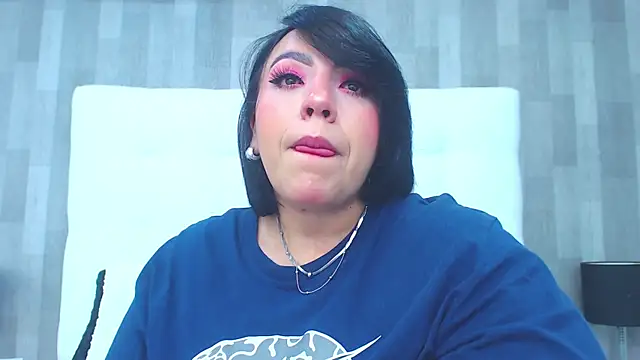 Snapshot of LeahMillerr chatting on 03-12-25, 12:36 LeahMillerr online show from 03-12-25, 12:36