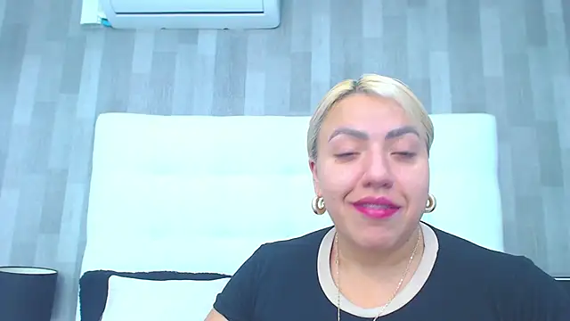 LeahMillerr online show from 03-10-26, 02:32