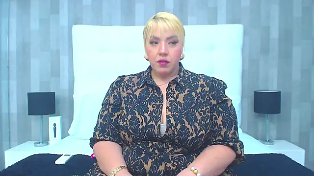 Snapshot of LeahMillerr chatting on 01-06-26, 01:15 LeahMillerr online show from 01-06-26, 01:15