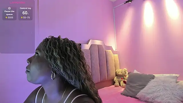 LoveQueen2 online show from 12-22-25, 12:16