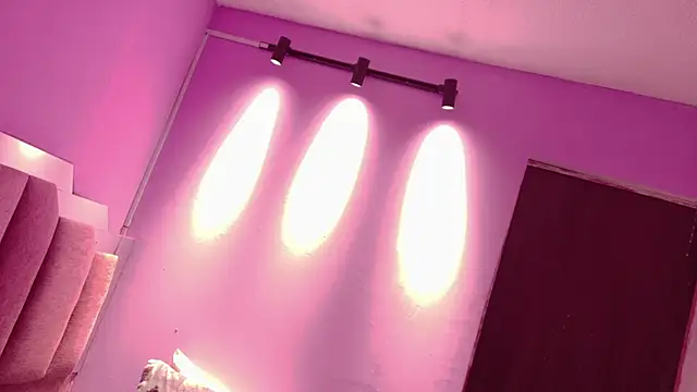 LoveQueen2 online show from 06-04-26, 11:48