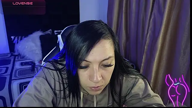 Snapshot of Majuu__ chatting on 02-14-26, 11:10 Majuu online show from 02-14-26, 11:10