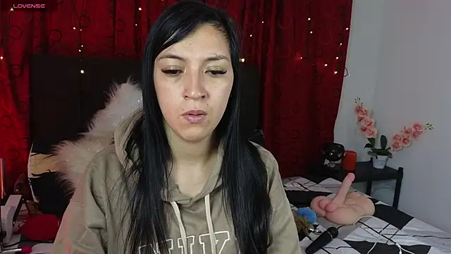 Snapshot of Majuu__ chatting on 09-27-25, 11:38 Majuu online show from 09-27-25, 11:38