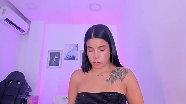 emelie 89 online show from 03-08-25, 04:39