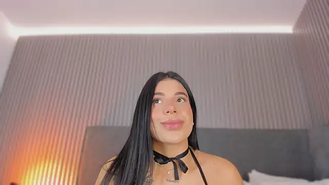 emelie 89 online show from 12-23-25, 11:09