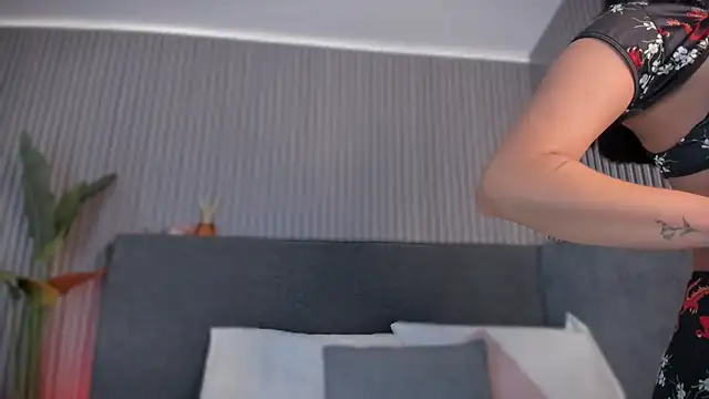 emelie 89 online show from 06-04-26, 12:43