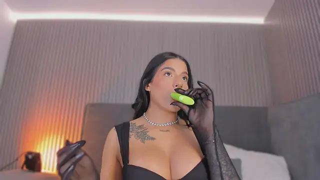 emelie 89 online show from 02-14-26, 12:49