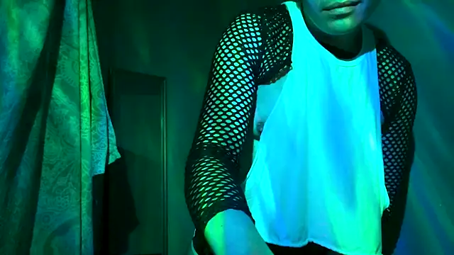 Snapshot of CloudyBoy_Toy chatting on 02-24-25, 07:33 CloudyBoy Toy online show from 02-24-25, 07:33