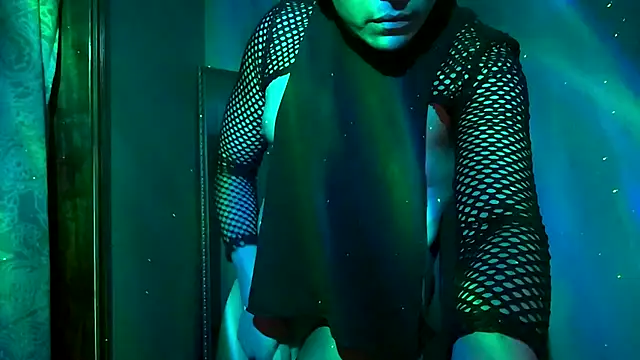 Snapshot of CloudyBoy_Toy chatting on 02-18-25, 06:37 CloudyBoy Toy online show from 02-18-25, 06:37