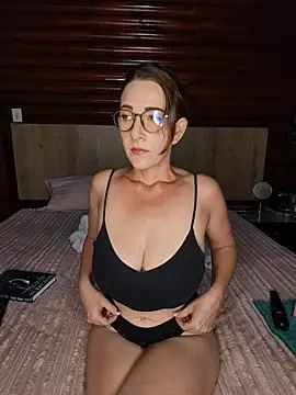 Snapshot of Deviant_Desires_xx chatting on 05-31-26, 12:33 Deviant Desires xx online show from 05-31-26, 12:33