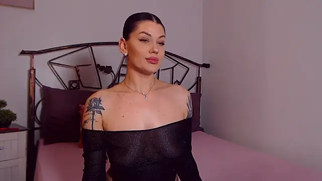 YvonneEverlee online show from 04-22-26, 07:42