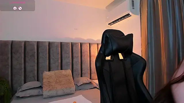 SamanthaSmithx online show from 11-29-25, 12:00