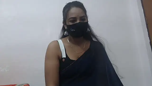 Snapshot of wildbabes chatting on 10-15-25, 03:42 wildbabes online show from 10-15-25, 03:42