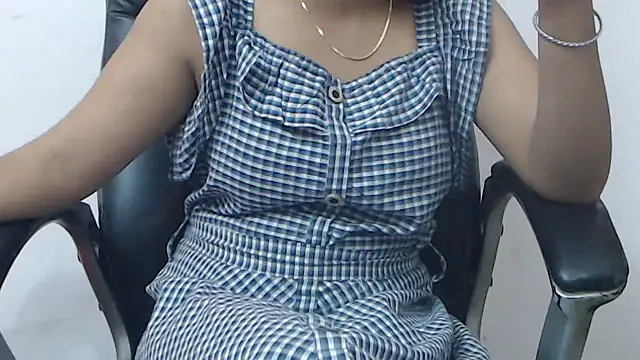 Snapshot of wildbabes chatting on 02-25-25, 04:35 wildbabes online show from 02-25-25, 04:35