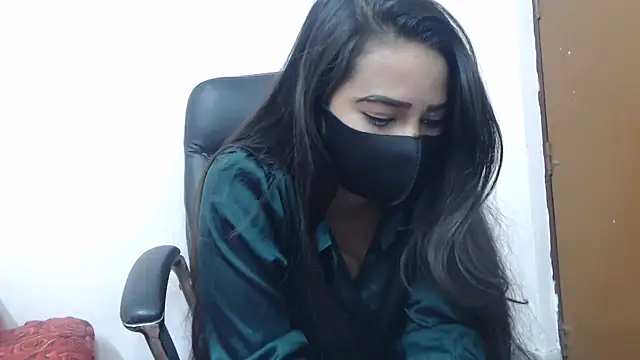 Snapshot of wildbabes chatting on 01-17-25, 05:51 wildbabes online show from 01-17-25, 05:51