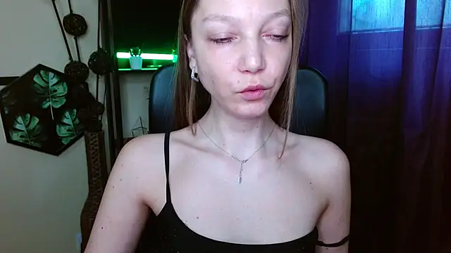 EmillyPlay online show from 04-09-26, 05:42