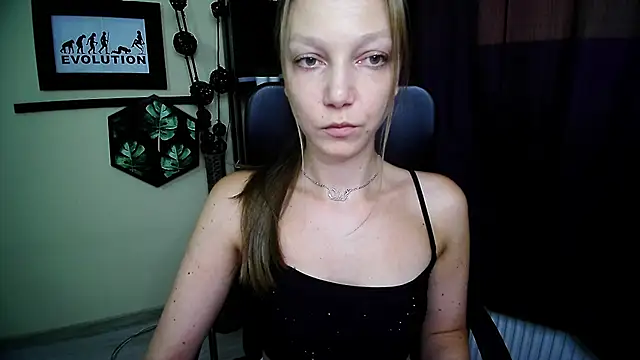 Snapshot of EmillyPlay chatting on 07-08-26, 12:39 EmillyPlay online show from 07-08-26, 12:39