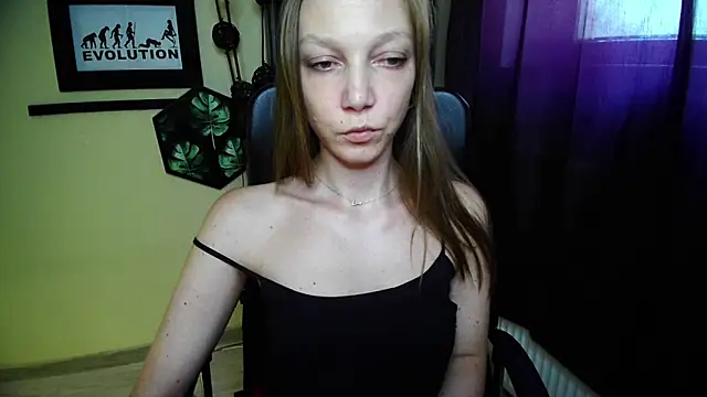 EmillyPlay online show from 06-03-26, 02:33
