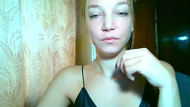 EmillyPlay online show from 11-26-25, 06:46