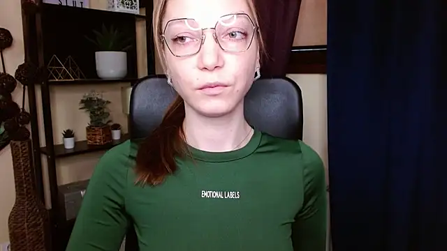 EmillyPlay online show from 02-19-26, 06:32