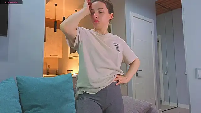 DonnaBurkee online show from 10-28-25, 04:13