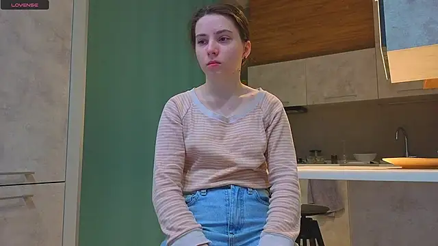 DonnaBurkee online show from 12-15-25, 04:07