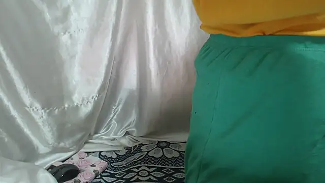 Burberrry  online show from 03-19-26, 04:34