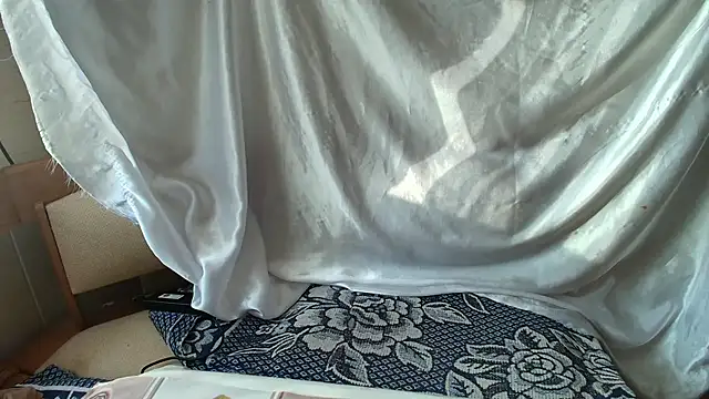 Snapshot of Burberrry_ chatting on 07-23-26, 04:36 Burberrry online show from 07-23-26, 04:36