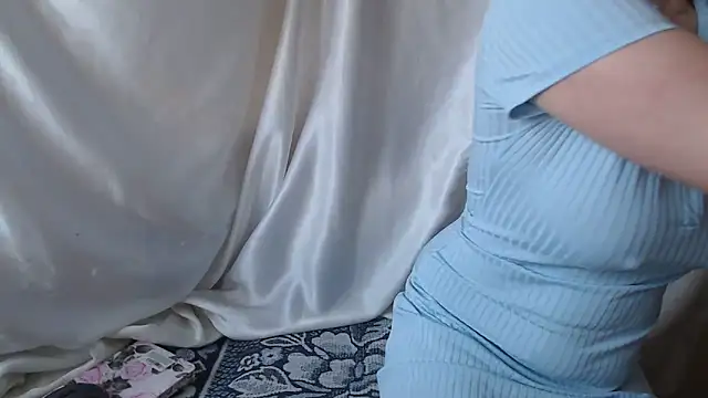 Burberrry  online show from 11-20-25, 01:12