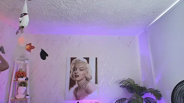 SALOOMEE   online show from 04-12-26, 12:08