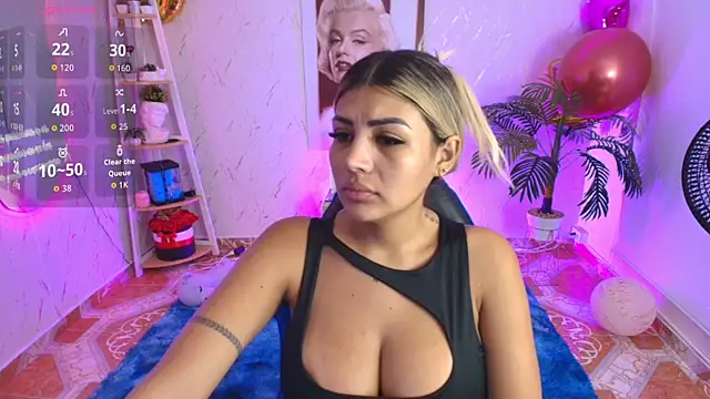 Snapshot of SALOOMEE__ chatting on 10-11-25, 11:22 SALOOMEE online show from 10-11-25, 11:22