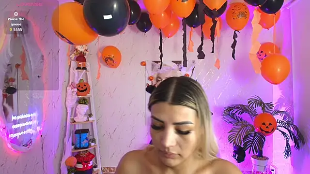 Snapshot of SALOOMEE__ chatting on 10-18-25, 09:22 SALOOMEE online show from 10-18-25, 09:22