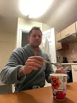 Yourhotboy 42 online show from 03-08-25, 11:39