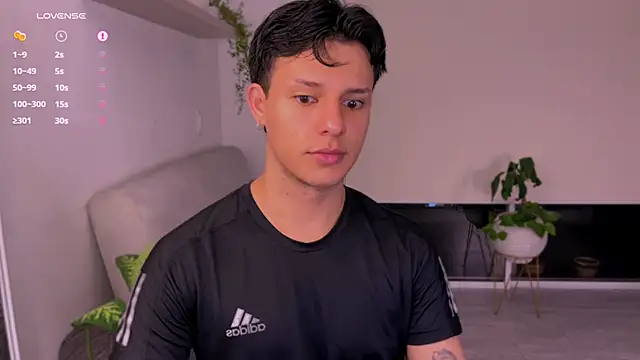 Snapshot of Alexxblue chatting on 10-30-25, 02:21 Alexxblue online show from 10-30-25, 02:21