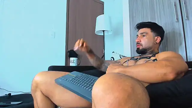 Snapshot of naugthy_dominant chatting on 09-25-25, 12:00 naugthy dominant online show from 09-25-25, 12:00