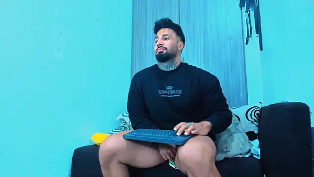 Snapshot of naugthy_dominant chatting on 10-03-25, 08:32 naugthy dominant online show from 10-03-25, 08:32
