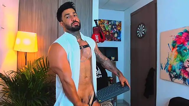 Snapshot of naugthy_dominant chatting on 10-13-25, 01:23 naugthy dominant online show from 10-13-25, 01:23