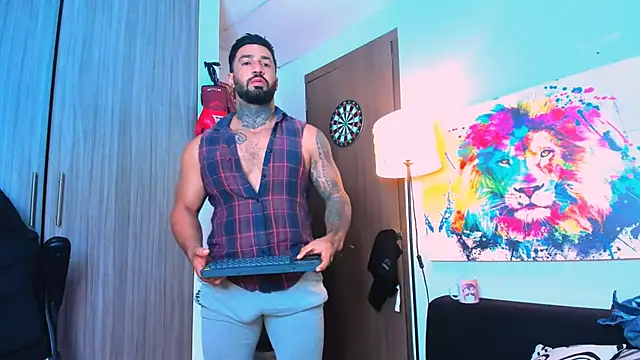 Snapshot of naugthy_dominant chatting on 10-15-25, 02:03 naugthy dominant online show from 10-15-25, 02:03