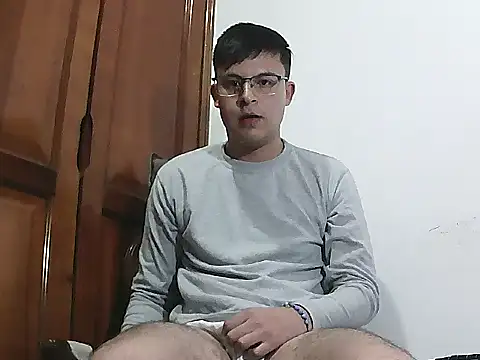 Snapshot of Nicolds14 chatting on 11-06-25, 12:47 Nicolds14 online show from 11-06-25, 12:47